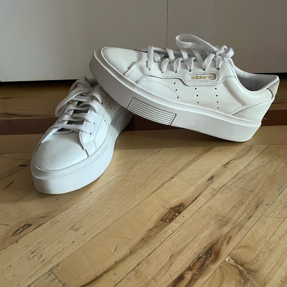 Adidas Originals Women’s Sleek Sneakers